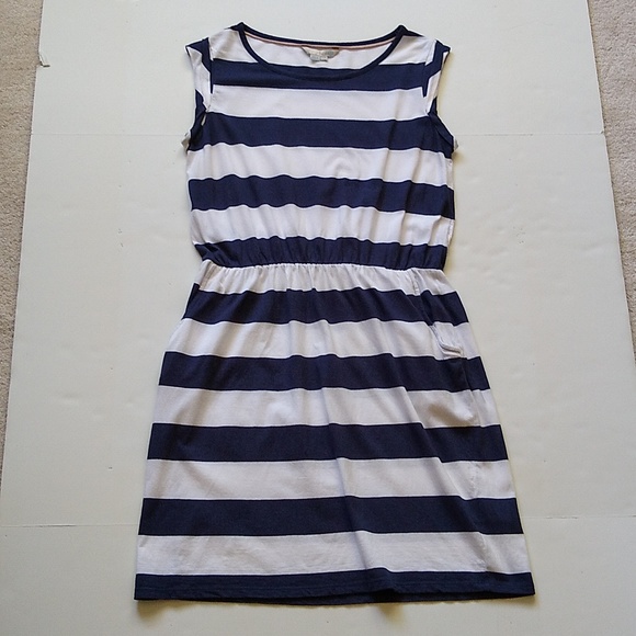 Boden Dresses & Skirts - Boden navy white stripe t-shirt dress 10P